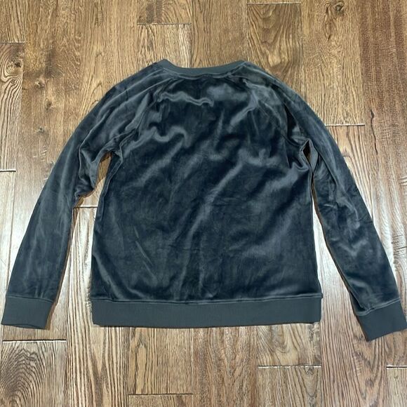 Velour lounge top. Sz XS. Gray - Picture 3 of 3